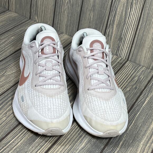 Nike Journey Run Running Walking Shoe Sneaker Smokey Mauve Wmn Sz 11 FJ4465-103 - Picture 2 of 9